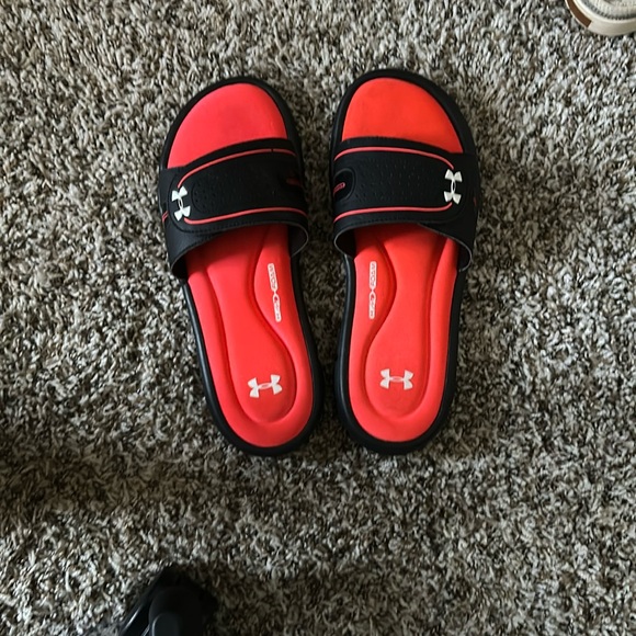 Under Armour Slides - Picture 1 of 5